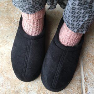 NEW IN BOX Sharper Image Unisex Memory Foam Slippers